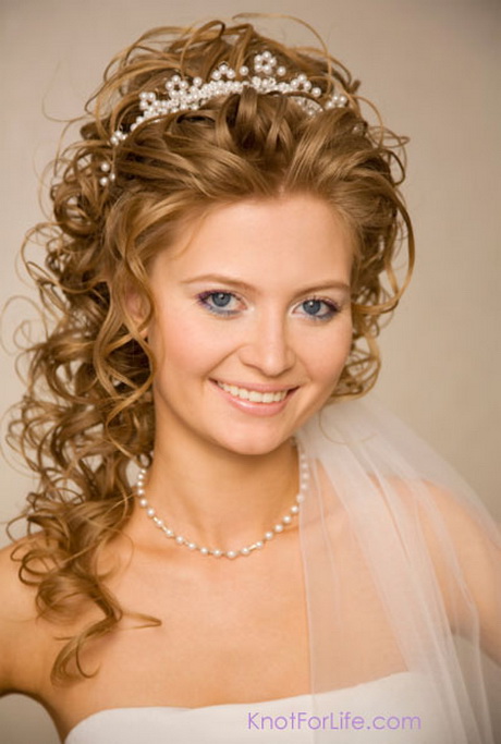 bridal-hairstyles-with-veil-and-tiara-50-17 Bridal hairstyles with veil and tiara