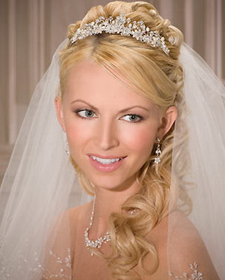bridal-hairstyles-with-veil-and-tiara-50 Bridal hairstyles with veil and tiara