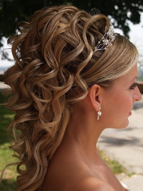 bridesmaid-hair-styles-75_13 Bridesmaid hair styles