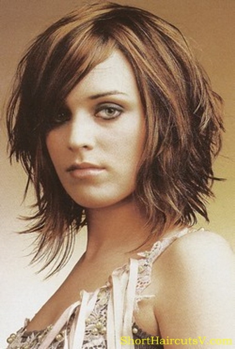 cute-haircuts-medium-length-26_14 Cute haircuts medium length