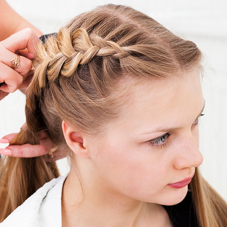 cute-hairstyles-with-braids-99_5 Cute hairstyles with braids