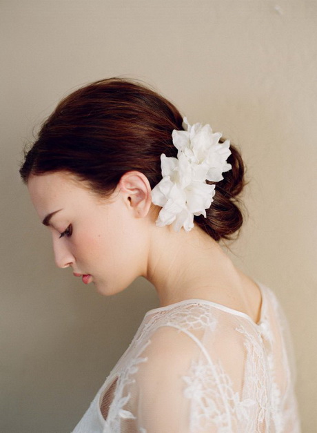 flowers-in-wedding-hair-65_18 Flowers in wedding hair