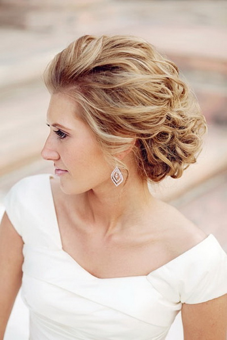 hairstyles-bride-55_4 Hairstyles bride