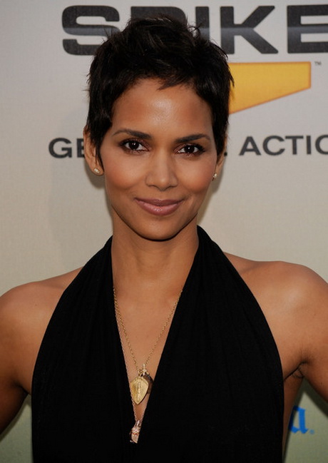 halle-berry-pixie-haircut-25_19 Halle berry pixie haircut