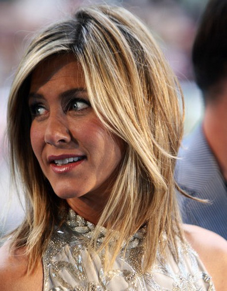 jennifer-aniston-layered-haircut-18_10 Jennifer aniston layered haircut