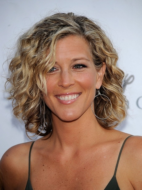 layered-short-curly-hairstyles-25_11 Layered short curly hairstyles
