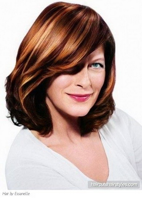 medium-haircuts-for-older-women-69_5 Medium haircuts for older women