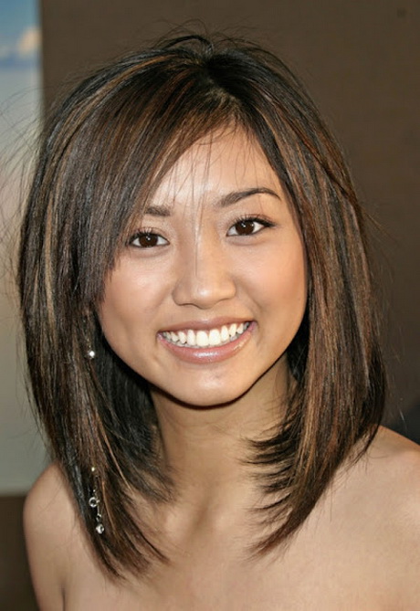 medium-layered-haircuts-for-round-faces-69_12 Medium layered haircuts for round faces