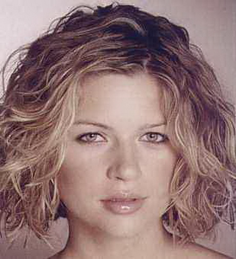 short-curly-perm-hairstyles-81_10 Short curly perm hairstyles