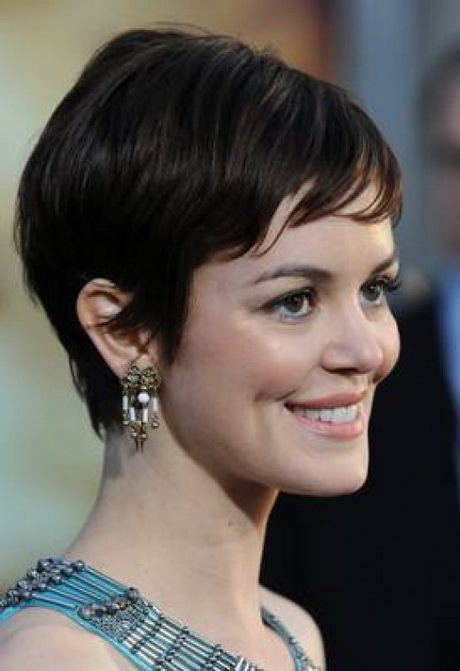 short-hair-styles-for-curly-hair-and-round-face-51_15 Short hair styles for curly hair and round face