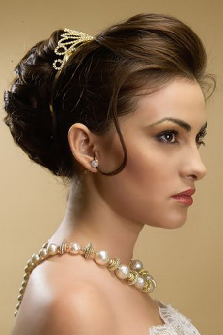 Wedding hairstyles for round faces