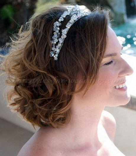 bridesmaid-hairstyles-for-medium-length-hair-02_2 Bridesmaid hairstyles for medium length hair