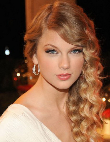 curly-hairstyles-for-graduation-41 Curly hairstyles for graduation