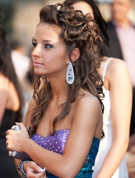 curly-homecoming-hairstyles-35_9 Curly homecoming hairstyles