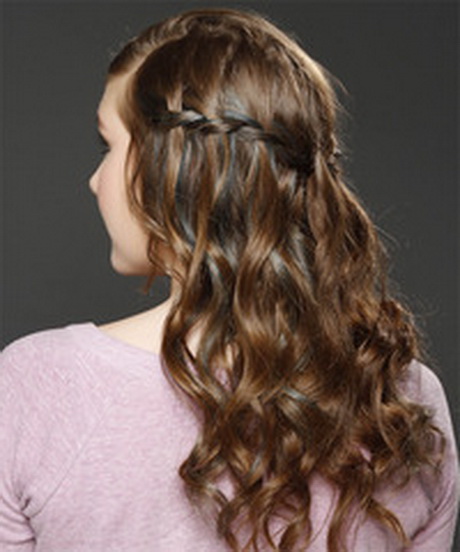 half-up-curly-prom-hairstyles-75_7 Half up curly prom hairstyles