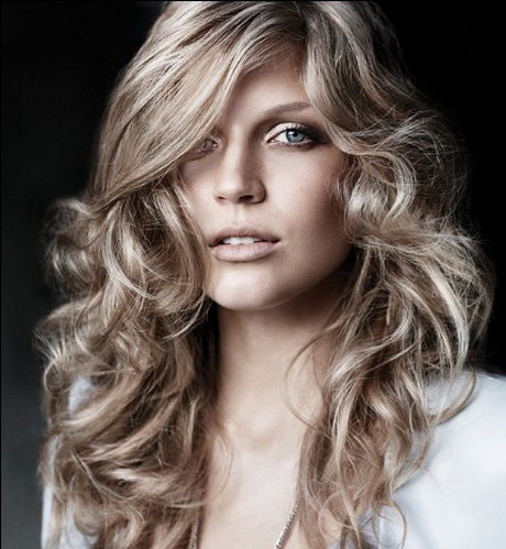 long-curly-wavy-hairstyles-02_17 Long curly wavy hairstyles