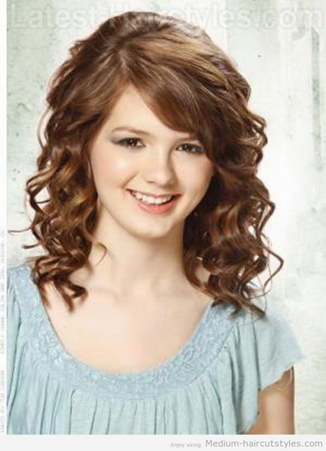 medium-length-hairstyles-for-long-faces-19_9 Medium length hairstyles for long faces
