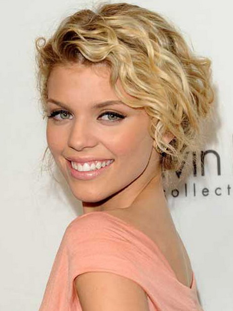 pictures-of-short-curly-hairstyles-for-women-31_16 Pictures of short curly hairstyles for women