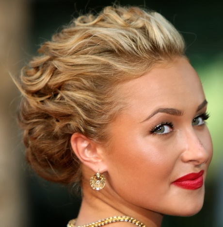 prom-hairstyles-for-curly-hair-updos-61 Prom hairstyles for curly hair updos