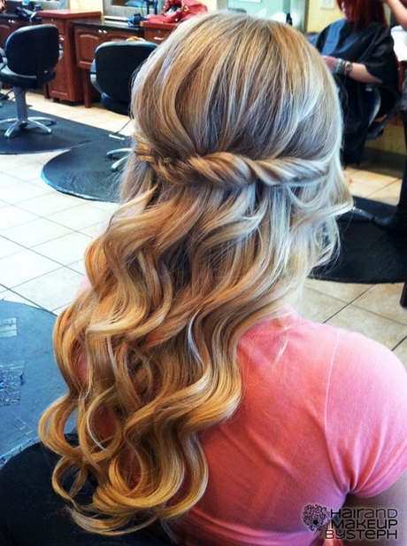 prom-hairstyles-with-curls-12_11 Prom hairstyles with curls