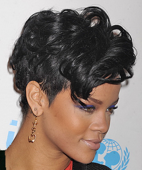 rihanna-short-curly-hairstyles-08_10 Rihanna short curly hairstyles