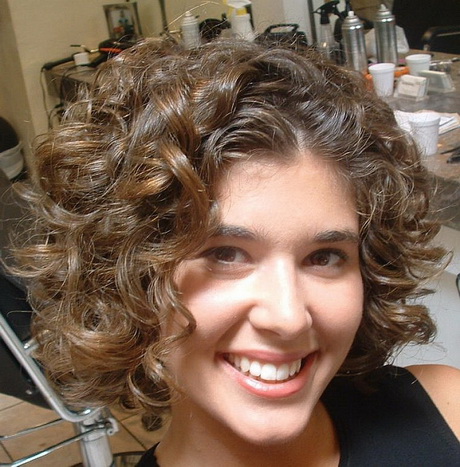 short-curly-hairstyles-for-women-with-naturally-curly-52_18 Short curly hairstyles for women with naturally curly