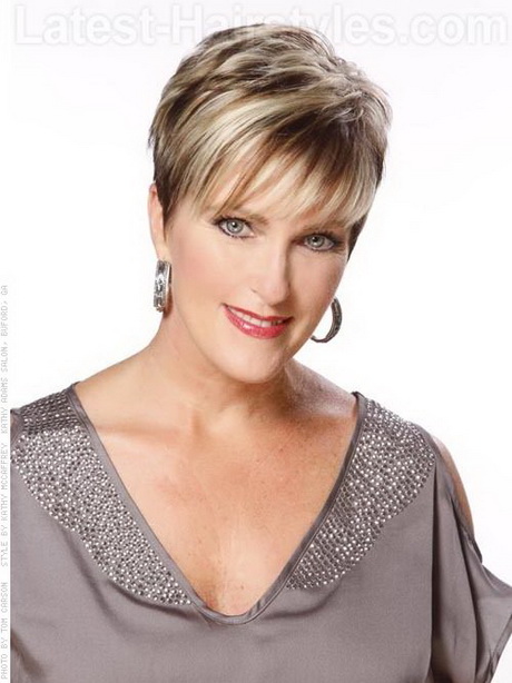 short-haircuts-for-women-over-50-with-wavy-hair-89_14 Short haircuts for women over 50 with wavy hair