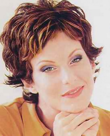 short-haircuts-for-women-over-50-with-wavy-hair-89_18 Short haircuts for women over 50 with wavy hair