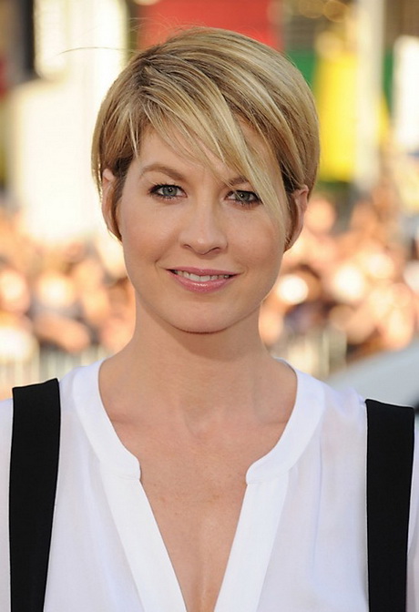 short-hairstyles-with-bangs-for-women-06_8 Short hairstyles with bangs for women