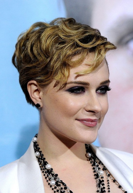short-layered-curly-hairstyles-95_8 Short layered curly hairstyles