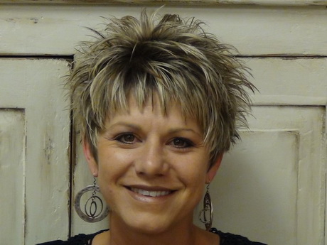 short-spikey-hairstyles-for-women-over-50-81_14 Short spikey hairstyles for women over 50