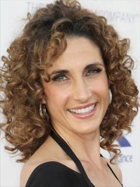 easy-curly-hairstyles-35_10 Easy curly hairstyles