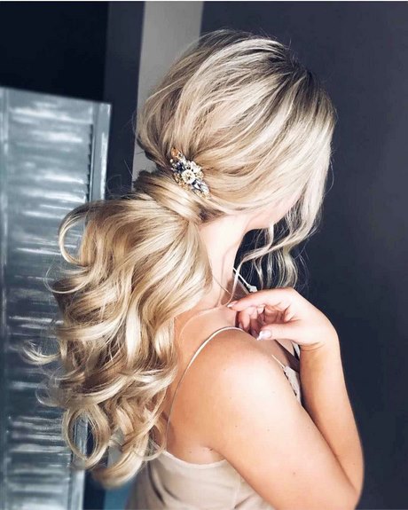 prom-hairstyles-for-long-hair-2020-65_8 Prom hairstyles for long hair 2020