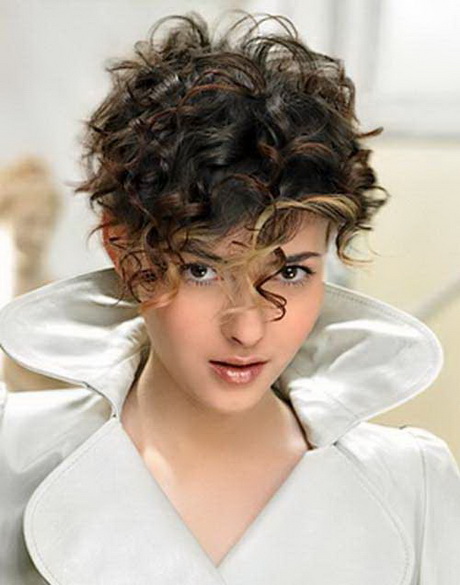 short-haircuts-for-curly-frizzy-hair-01 Short haircuts for curly frizzy hair