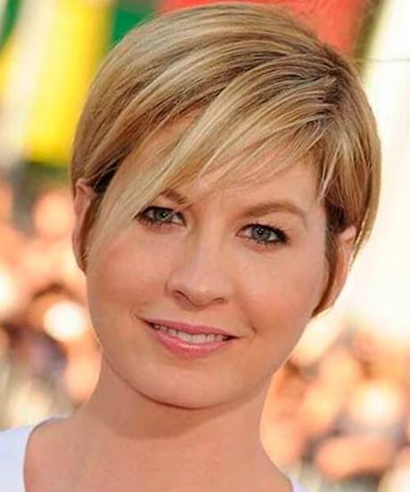2021-short-hairstyles-for-round-faces-46_14 2021 short hairstyles for round faces