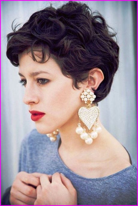 best-short-haircuts-for-curly-hair-2019-66_19 Best short haircuts for curly hair 2019