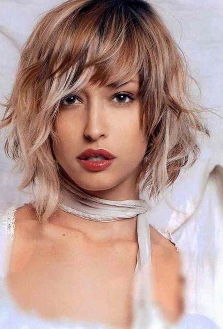 medium-length-haircuts-with-bangs-2019-49_17 Medium length haircuts with bangs 2019