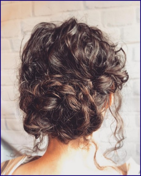 prom-hairstyles-down-2019-76_17 Prom hairstyles down 2019