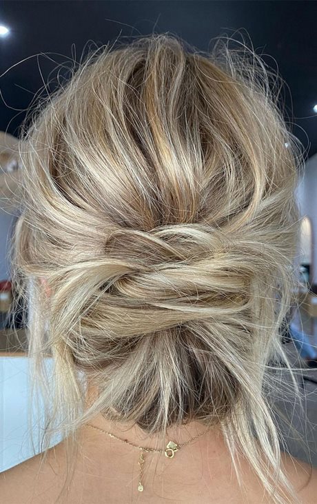 up-hairstyles-2022-06_9 Up hairstyles 2022