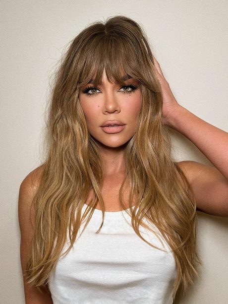 hairstyles-with-side-bangs-2023-87_10 Hairstyles with side bangs 2023