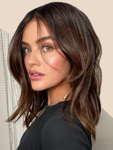hairstyles-with-side-bangs-2023-87_8 Hairstyles with side bangs 2023