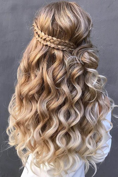 prom-braided-hairstyles-2023-62_10 Prom braided hairstyles 2023