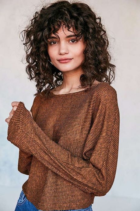 short-curly-hair-with-bangs-2023-55_6 Short curly hair with bangs 2023