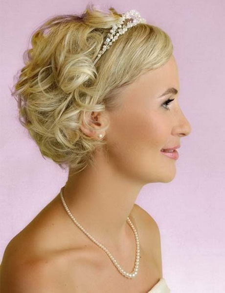 bridesmaid-hairstyles-for-short-hair-01_18 Bridesmaid hairstyles for short hair