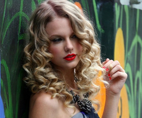 curled-hairstyles-76_11 Curled hairstyles