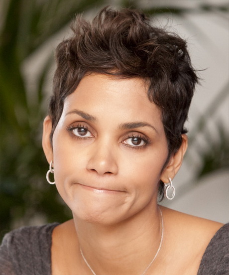 halle-berry-short-hairstyles-87_19 Halle berry short hairstyles