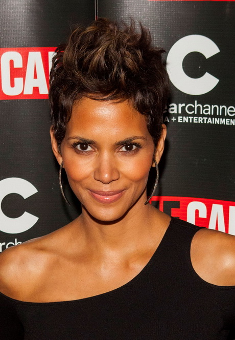 halle-berry-short-hairstyles-87_5 Halle berry short hairstyles