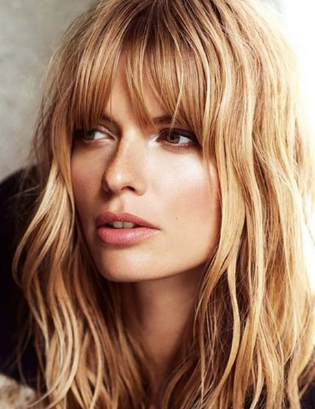 short-layered-haircuts-with-bangs-65_11 Short layered haircuts with bangs