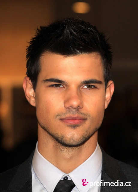 taylor-lautner-hairstyle-79_16 Taylor lautner hairstyle