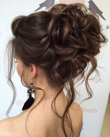 messy-updos-for-long-hair-79_10 Messy updos for long hair